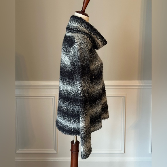 Splendid Ombré Stripe Cowl Neck Sweater size Medium - Picture 2 of 11